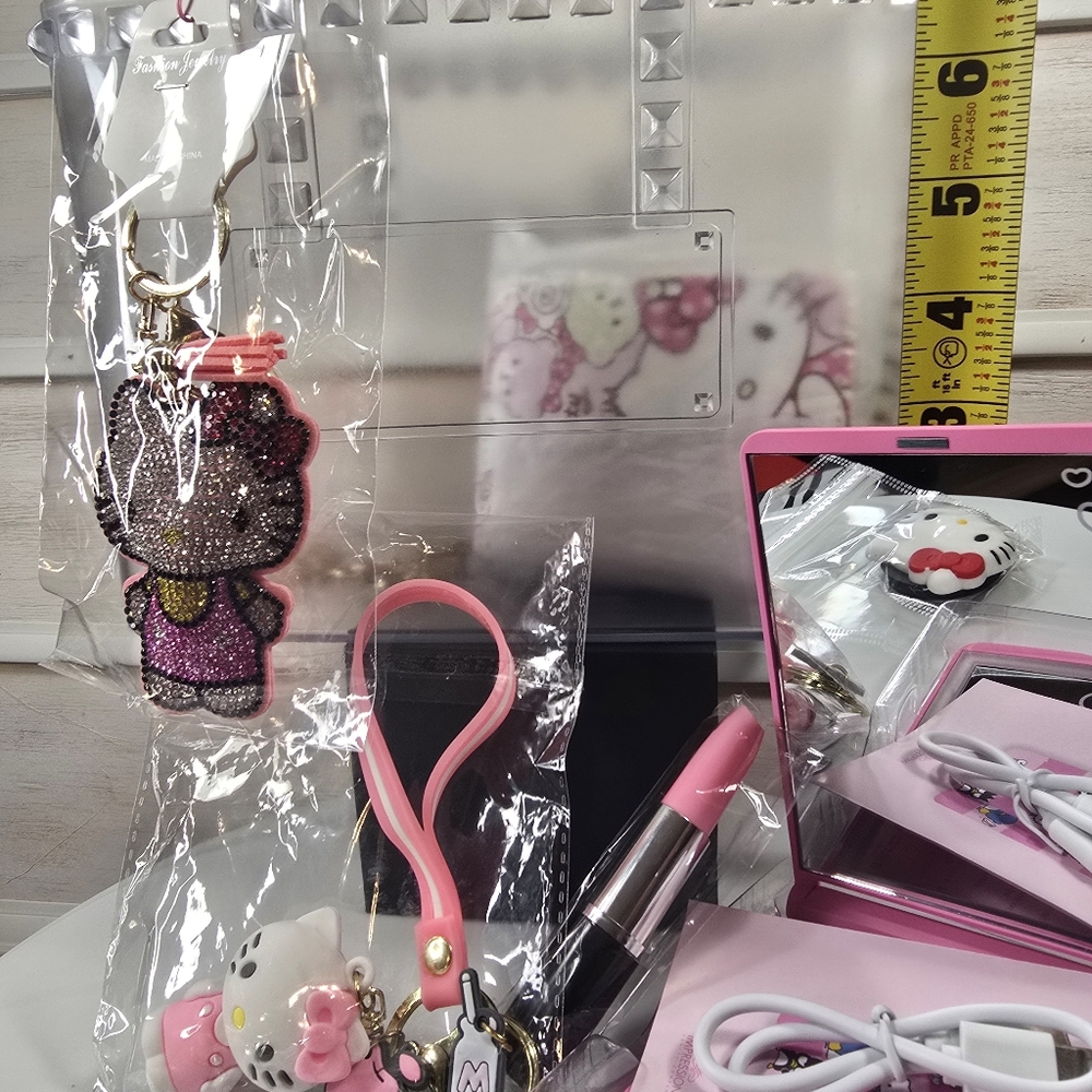 Hello Kitty bundle with clear tote with Accessory Set - Picture 7 of 16